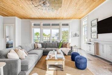 کلبه Monarch By Avantstay Stunning Estate 1 Block To Beach, Swim Up Bar, Hot Tub, & Rooftop Views