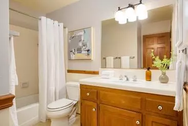 Mökkimajoitus Pollock By Avantstay Stunning Views W/ Movie Room, Hot Tub, Game Room & Large Balcony