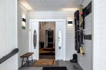 مسافرخانه Winter Park Chateau