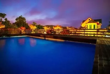 Taean Lemon Treen Pension