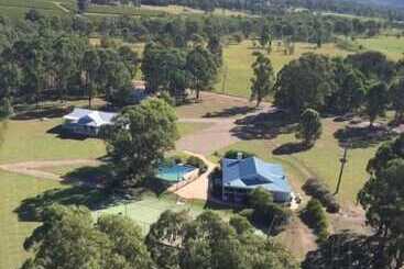 בית פרטי Camway Estate