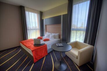 בית מלון כפרי Best Western Plus Lakeside