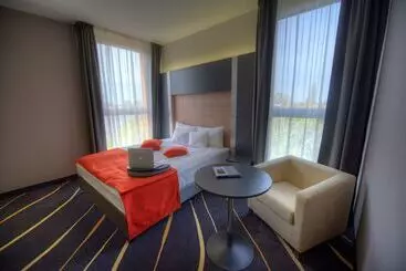 בית מלון כפרי Best Western Plus Lakeside