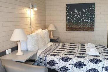 Hotel Sandpipers @ Millicent