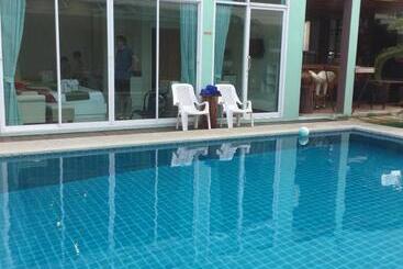 בית מלון כפרי Saranya River House สรัญญาริเวอร์เฮาส์