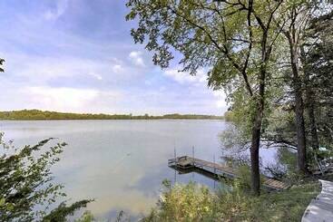 بيت ريفى Lakefront Hideaway