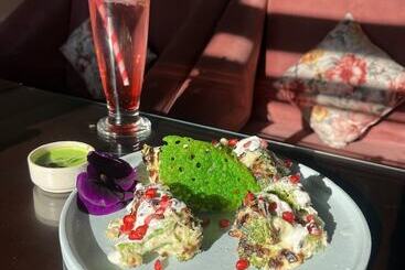 The Hotel Js Souvenir