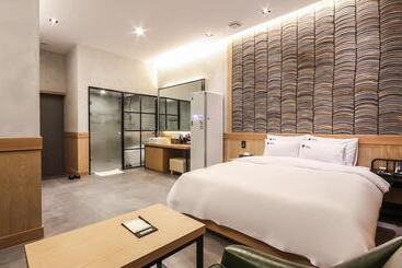 Wanju Bohemian Motel