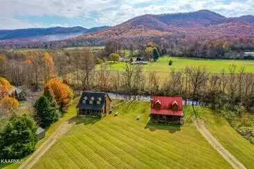 Mökkimajoitus Creekside #3580