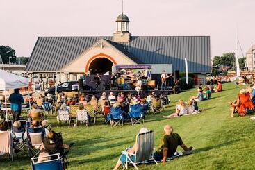 בית מלון כפרי Holiday Inn Express South Haven By Ihg