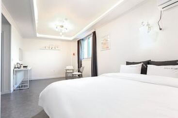 汽车旅馆  Gangneung Asra