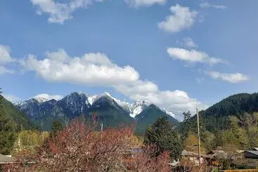 Majatalo Bush House Inn