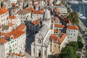 Pensjonat Cozy Park View Room With Breakfast Included