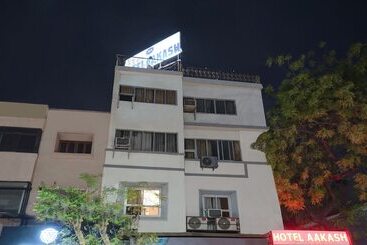 Itsy Hotels Aakash,100 Mts From Sardar Patel Stadium