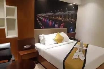 هتل Namo Residency