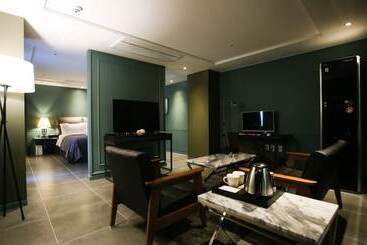 Motell Dongtan J Boutique