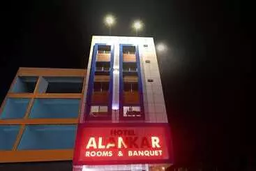 Majatalo Treebo Alankar Hoshangabad Road