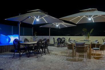 בית מלון כפרי Clarks Inn Suites Kangra