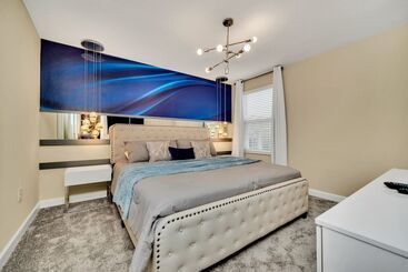 קוטג'' Magical Pool Home, Enchantments Theme Rooms   9bd 5ba 9cg1161