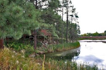 فندق على الطريق Lumbermen S Village