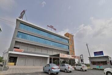 Hotel The Global Point