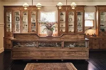 Hotelli The Inn At Mattei S Tavern