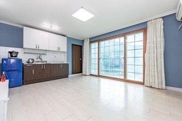 Muju Ppalganjibung Ski Shop Pension