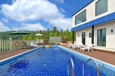 Pensionat Gapyeong Bluel Pool Villa