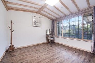 Taean Seip Clover Pension