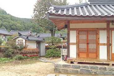 Majatalo Daegu Hwajeon Old House