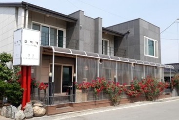 Pohang Rainbow Pension