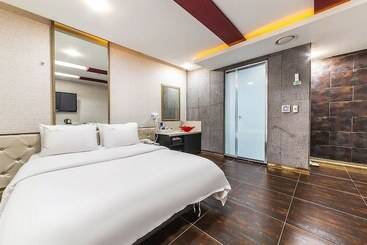 Motel Incheon Chocolate