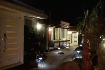 پانسیون Jeju Honey Night Guest House