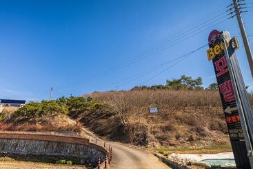 Sacheon Bee Self Checkin Motel