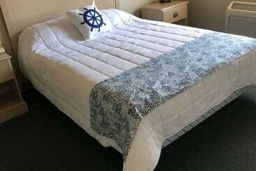 بيت ريفى Orleans Trail Resort