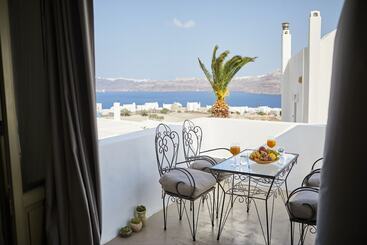 Pension Arvanitis Cave Village