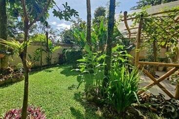 פנסיון Casa De Lis Hotel & Tourist Information Centre