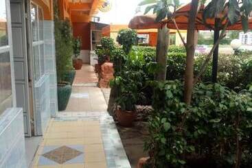 پانسیون Sufra Resort Complex