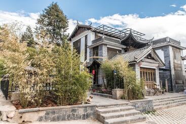 Floral Hotel Yun Xi Lijiang