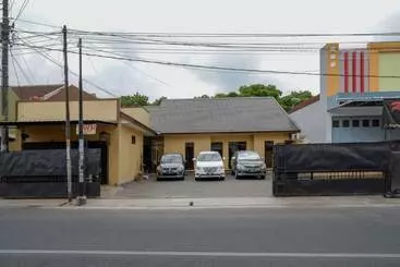 Pensão Reddoorz Near Living Plaza Purwokerto