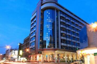 호텔 Golden Crown Grand