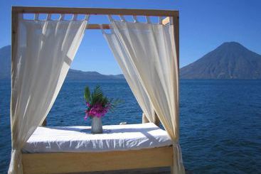 هتل Y Restaurante La Casa Rosa