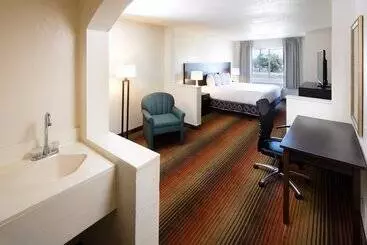 Отель Lajunta Inn