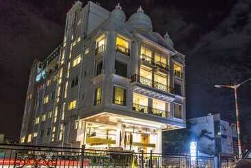Hotel Sepoy Grande Mysore