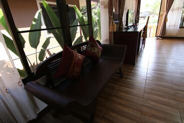 پانسیون Little Teak Home Stay