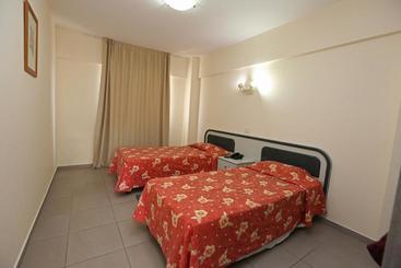 هتل آپارتمان Sunquest Gardens Holiday Resort