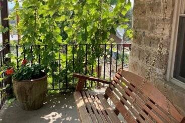 Пансион The Stone House Inn