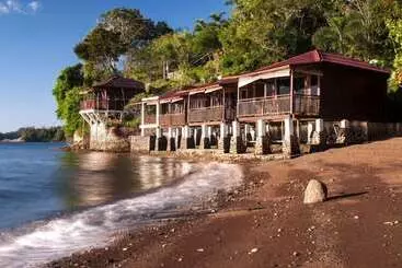 Aamiaismajoitus (B&B) Froggies Divers Lembeh
