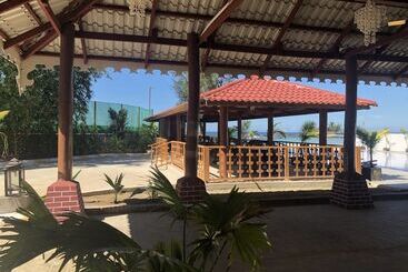 هتل Diamond Residence