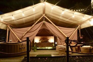 Szálloda Glamping Stars